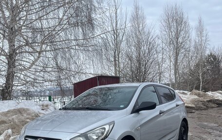 Hyundai Solaris II рестайлинг, 2012 год, 450 000 рублей, 2 фотография