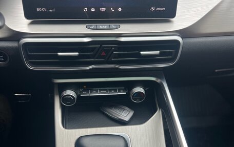 Geely Coolray I, 2023 год, 1 860 000 рублей, 13 фотография