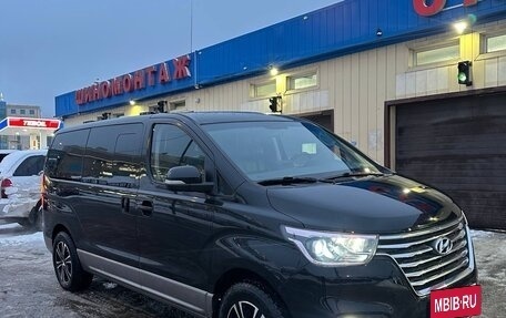 Hyundai Grand Starex Grand Starex I рестайлинг 2, 2019 год, 4 280 000 рублей, 2 фотография