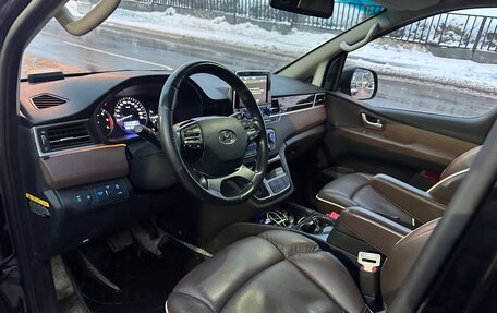 Hyundai Grand Starex Grand Starex I рестайлинг 2, 2019 год, 4 280 000 рублей, 14 фотография