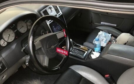 Chrysler 300C II, 2004 год, 800 000 рублей, 6 фотография