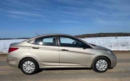 Hyundai Solaris II рестайлинг, 2012 год, 560 000 рублей, 3 фотография