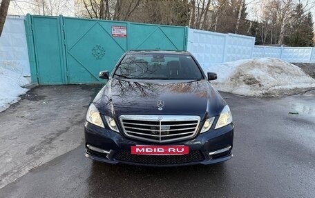 Mercedes-Benz E-Класс, 2012 год, 1 800 000 рублей, 3 фотография