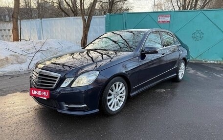 Mercedes-Benz E-Класс, 2012 год, 1 800 000 рублей, 4 фотография