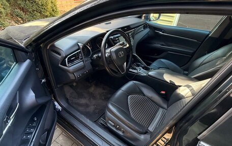 Toyota Camry, 2019 год, 2 290 000 рублей, 6 фотография