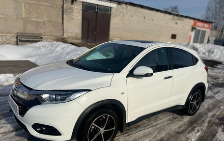 Honda Vezel, 2021 год, 2 250 000 рублей, 3 фотография