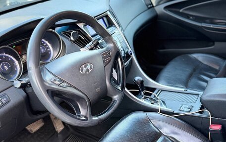 Hyundai Sonata VI, 2010 год, 750 000 рублей, 7 фотография