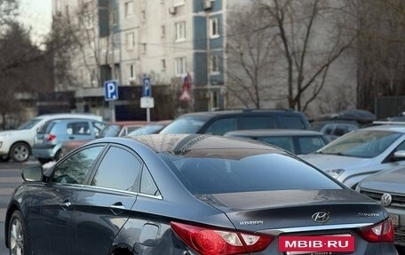 Hyundai Sonata VI, 2010 год, 750 000 рублей, 6 фотография