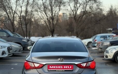 Hyundai Sonata VI, 2010 год, 750 000 рублей, 5 фотография