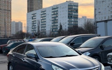 Hyundai Sonata VI, 2010 год, 750 000 рублей, 3 фотография