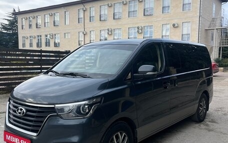 Hyundai H-1 II рестайлинг, 2020 год, 3 300 000 рублей, 3 фотография