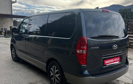 Hyundai H-1 II рестайлинг, 2020 год, 3 300 000 рублей, 6 фотография