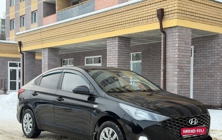 Hyundai Solaris II рестайлинг, 2021 год, 1 500 000 рублей, 1 фотография