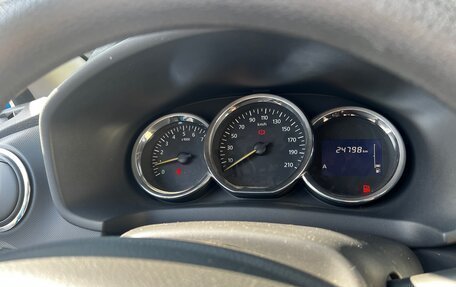 Renault Logan II, 2015 год, 770 000 рублей, 6 фотография