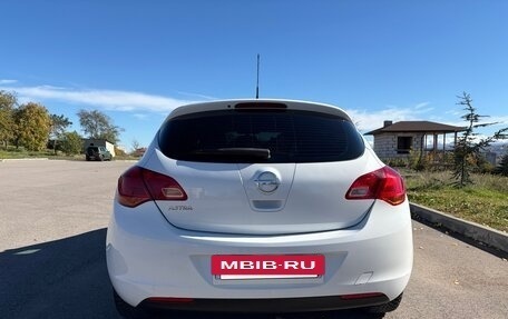 Opel Astra J, 2012 год, 770 000 рублей, 2 фотография