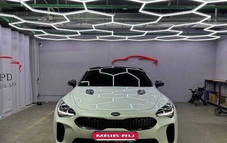 KIA Stinger I, 2019 год, 2 250 000 рублей, 2 фотография