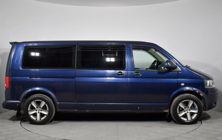 Volkswagen Caravelle T5, 2011 год, 1 590 000 рублей, 4 фотография