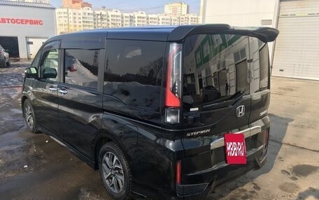 Honda Stepwgn IV, 2017 год, 2 150 000 рублей, 2 фотография