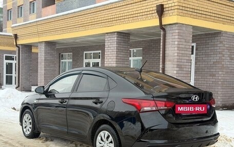 Hyundai Solaris II рестайлинг, 2021 год, 1 500 000 рублей, 3 фотография