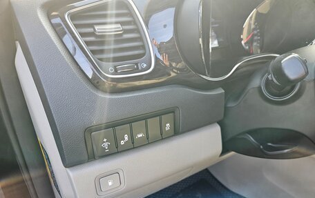 KIA Carnival III, 2020 год, 2 890 000 рублей, 10 фотография