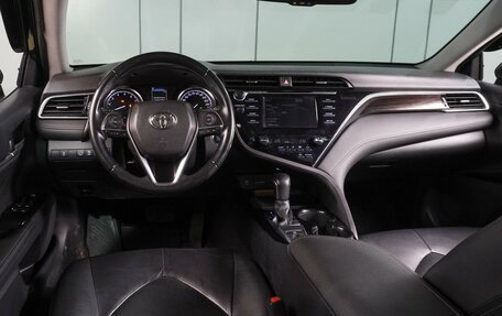 Toyota Camry, 2019 год, 2 599 000 рублей, 6 фотография