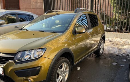 Renault Sandero II рестайлинг, 2015 год, 1 100 000 рублей, 2 фотография