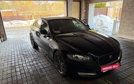 Jaguar XF II, 2017 год, 1 950 000 рублей, 4 фотография