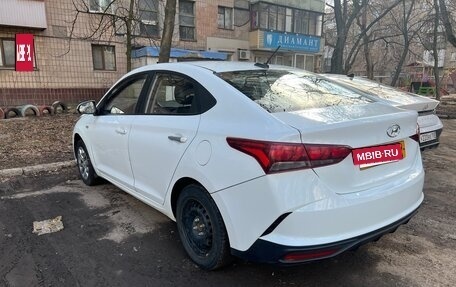 Hyundai Solaris II рестайлинг, 2020 год, 930 000 рублей, 2 фотография