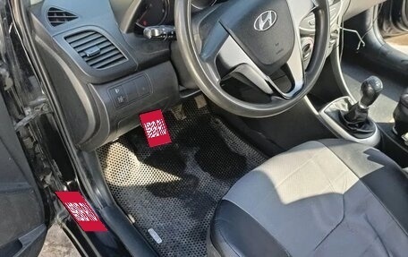 Hyundai Solaris II рестайлинг, 2013 год, 570 000 рублей, 11 фотография