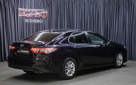 Toyota Camry, 2018 год, 2 400 000 рублей, 5 фотография