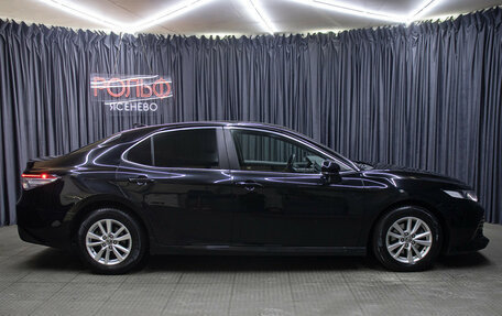 Toyota Camry, 2018 год, 2 400 000 рублей, 4 фотография