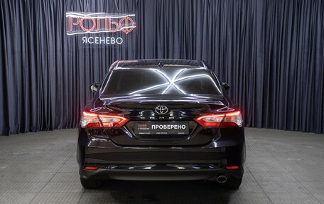 Toyota Camry, 2018 год, 2 400 000 рублей, 6 фотография