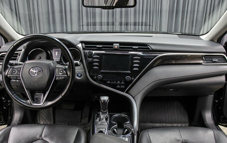 Toyota Camry, 2018 год, 2 400 000 рублей, 14 фотография