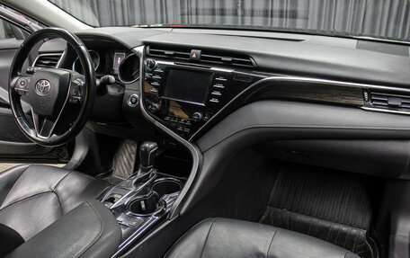 Toyota Camry, 2018 год, 2 400 000 рублей, 11 фотография