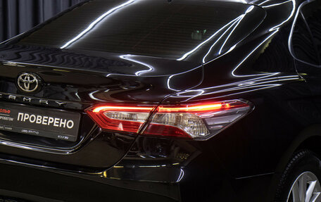 Toyota Camry, 2018 год, 2 400 000 рублей, 21 фотография