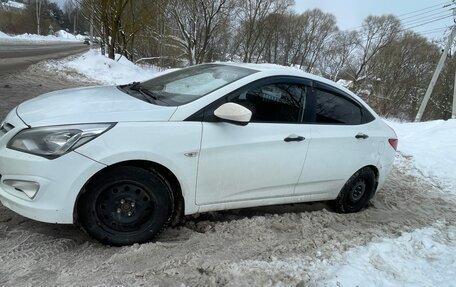 Hyundai Solaris II рестайлинг, 2015 год, 520 000 рублей, 4 фотография