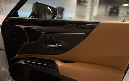 Lexus ES VII, 2018 год, 3 590 000 рублей, 26 фотография