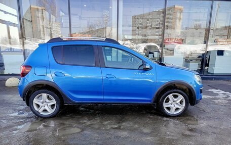 Renault Sandero II рестайлинг, 2018 год, 849 800 рублей, 5 фотография