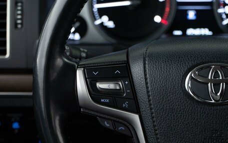 Toyota Land Cruiser 200, 2020 год, 8 795 055 рублей, 17 фотография