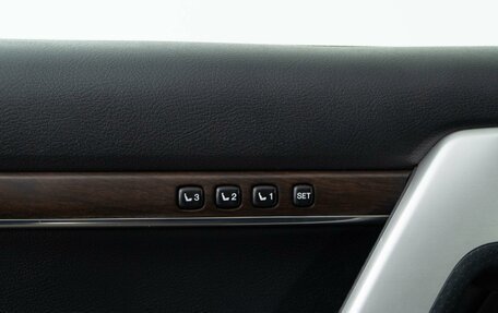 Toyota Land Cruiser 200, 2020 год, 8 795 055 рублей, 23 фотография