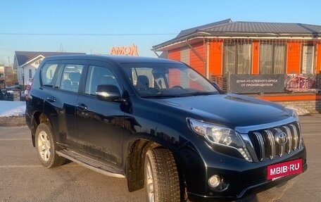 Toyota Land Cruiser Prado 150 рестайлинг 2, 2015 год, 3 150 000 рублей, 2 фотография