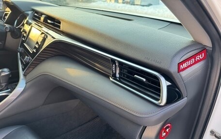 Toyota Camry, 2019 год, 2 790 000 рублей, 15 фотография