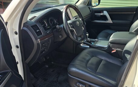 Toyota Land Cruiser 200, 2016 год, 5 860 000 рублей, 10 фотография