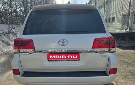 Toyota Land Cruiser 200, 2016 год, 5 860 000 рублей, 8 фотография