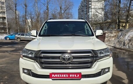 Toyota Land Cruiser 200, 2016 год, 5 860 000 рублей, 5 фотография