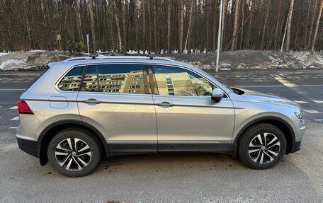 Volkswagen Tiguan II, 2019 год, 3 330 000 рублей, 2 фотография