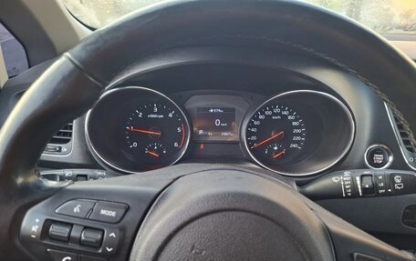 KIA Carnival III, 2019 год, 3 300 000 рублей, 3 фотография