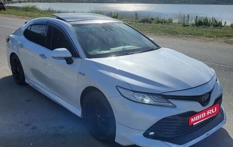 Toyota Camry, 2017 год, 2 500 000 рублей, 2 фотография