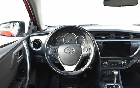 Toyota Auris II, 2013 год, 1 299 000 рублей, 10 фотография