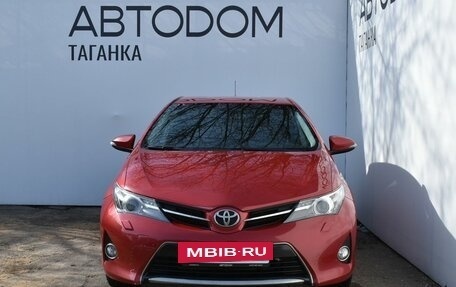 Toyota Auris II, 2013 год, 1 299 000 рублей, 2 фотография